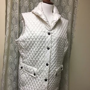 🌟LAST CHANCE🌟 Laura Ashley White Puffy Vest